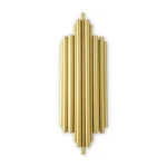 Aplique de pared con varillas de aluminio y chasis dorado.
